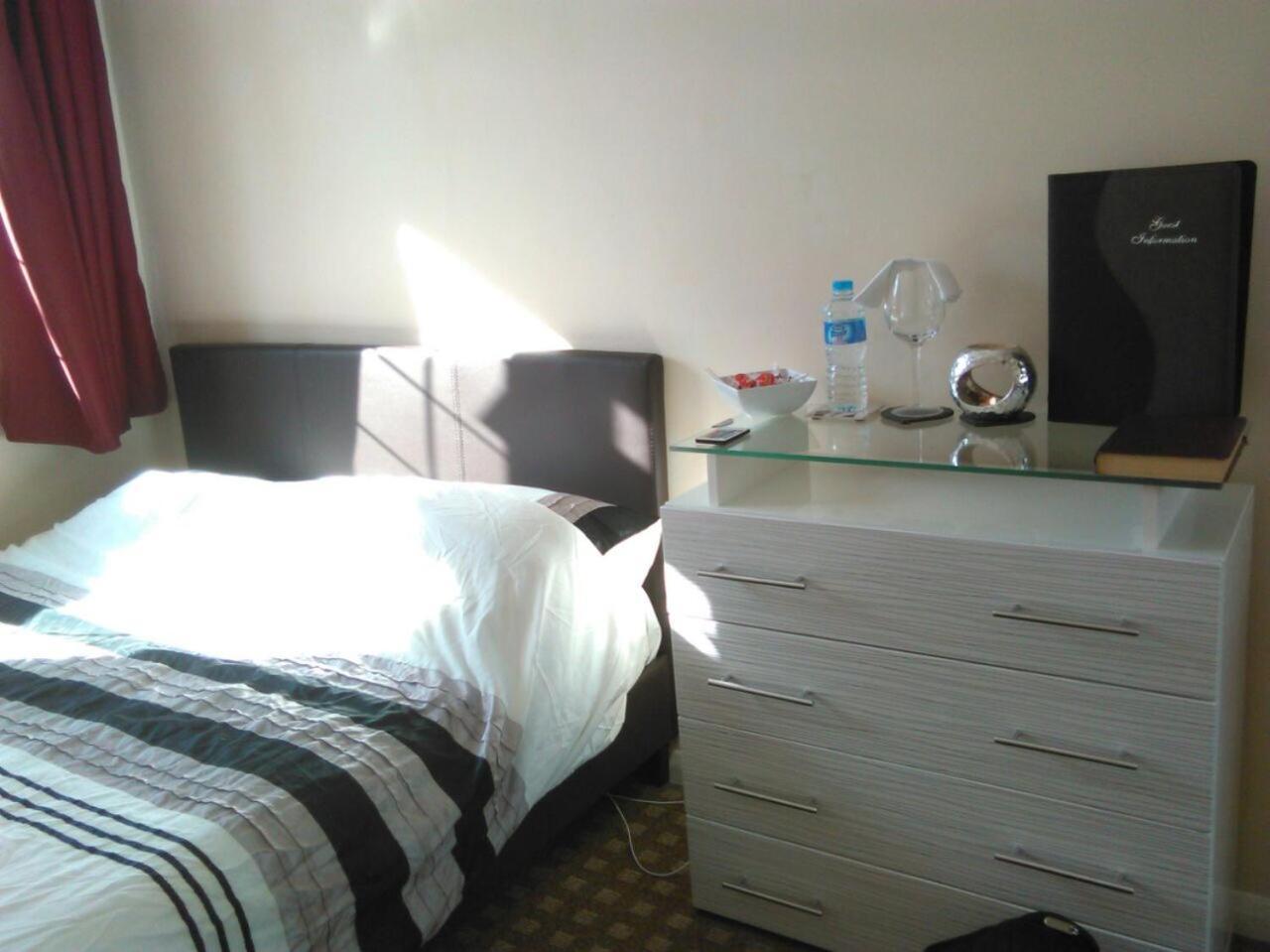 Hotel Bianca's House Heathrow Airport 4*