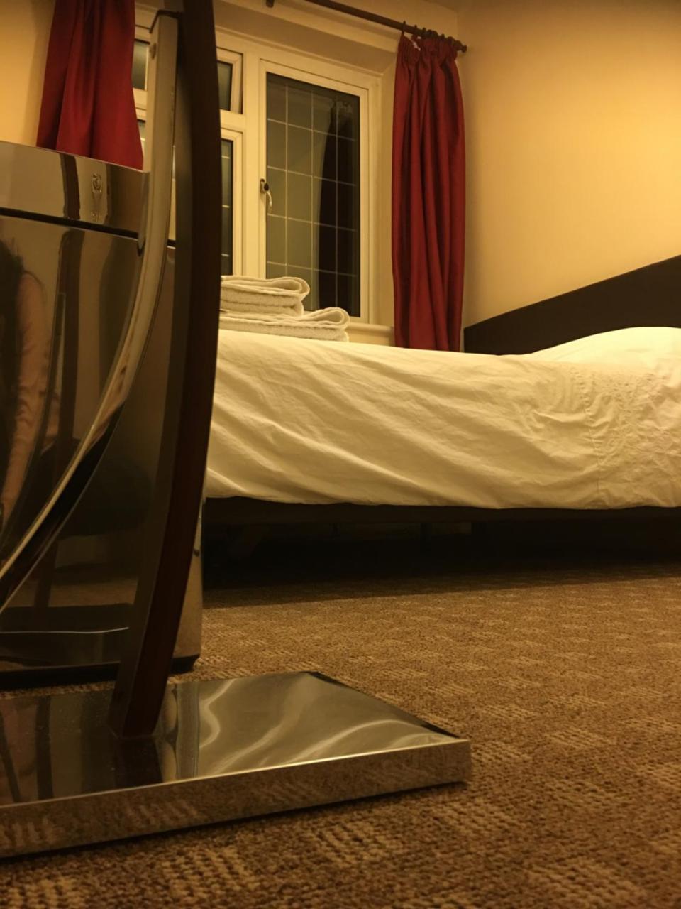 Bianca's House Heathrow Airport 4*